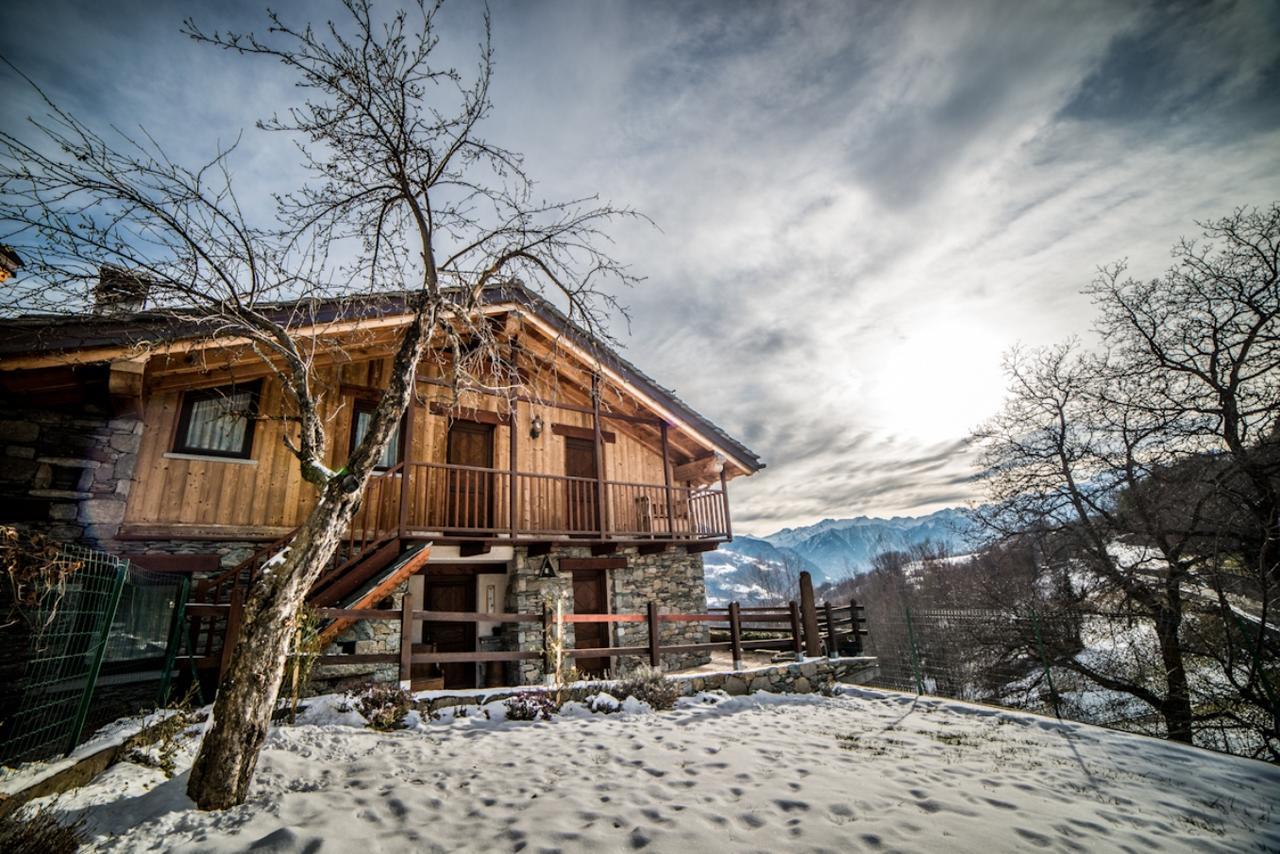 Hotel Eco Chalet Maison Dominique Challand-Saint-Anselme Exterior foto